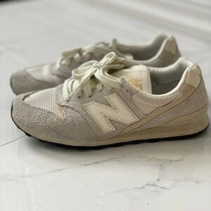 New Balance Sneaker